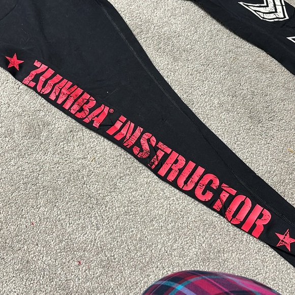 ZUMBA INSTRUCTOR 💕💃🏻 Neon pink leggings - Picture 2 of 6